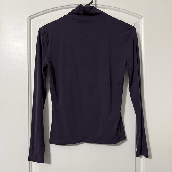 St. John Turtle Neck Long Sleeve Shirt Women’s Size P Stretchy - Picture 4 of 4